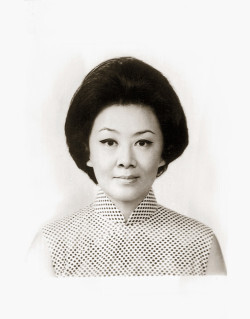 陳秦舜英女士