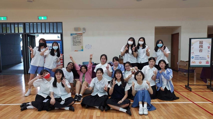 國際週辛苦的服務同學