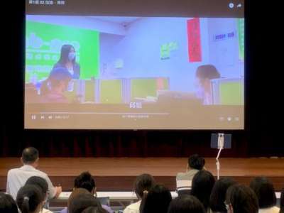 完整的場景設計、服裝以及影片後製，由學生一手包辦