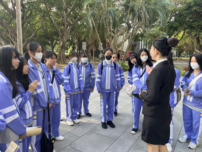 輔大學姊熱情介紹