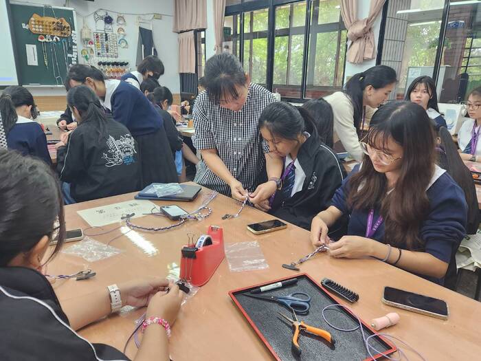 一日金陵人 -- 同學體驗家政課程