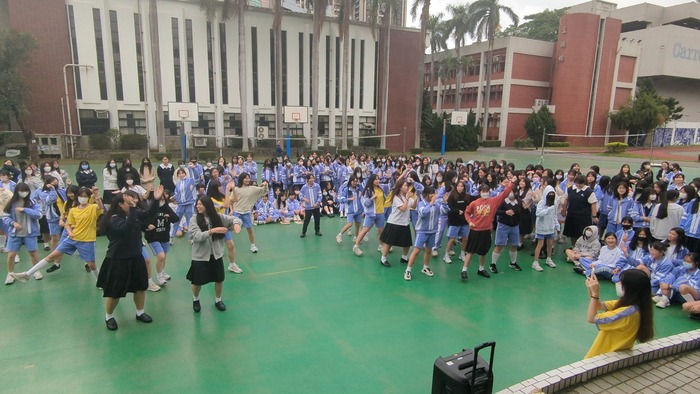 隨機舞蹈時間同學踴躍參與